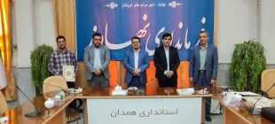 به مناسبت گرامیداشت هفته دفاع مقدس دانشگاه ملی مهارت واحد نهاوند با همکاری فرمانداری و کانون بسیج اساتید شهرستان جلسه سخنرانی و پرسش پاسخ برگزار کرد. 4
