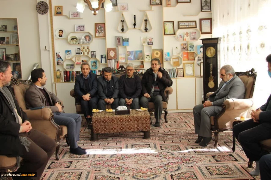 دانشگاهیان نهاوند با غبار روبی مزار شهدا و دیدار با خانواده شهیدان ایام الله دهه مبارک فجررا گرامی داشتند  7