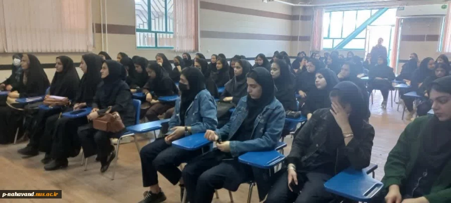 به مناسبت هفته مشاغل بازدید هنرآموزان هنرستان هاو دانش آموزان متوسطه اول نهاوند و خزل از آموزشکده  10